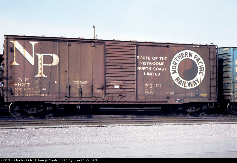 Northern Pacific 40' combo door NP #8627